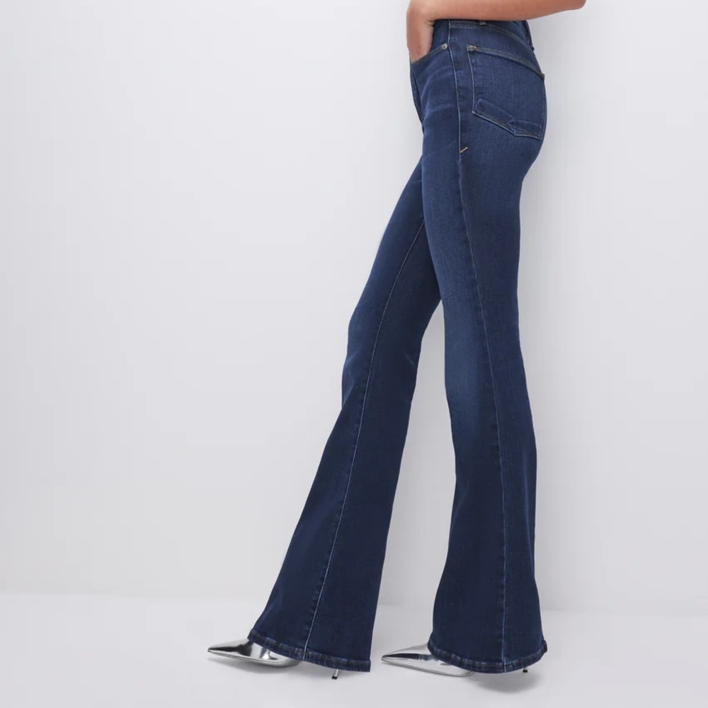 GOOD AMERICAN GOOD CLASSIC SLIM BOOTCUT JEANS